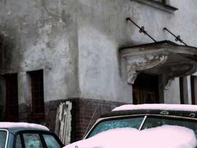 These XR glasses gave me a 200-inch OLED screen to work with