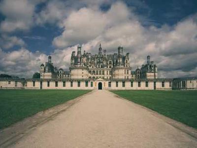 I changed 10+ settings on my iPhone to significantly extend its battery life (iOS 26 and older)