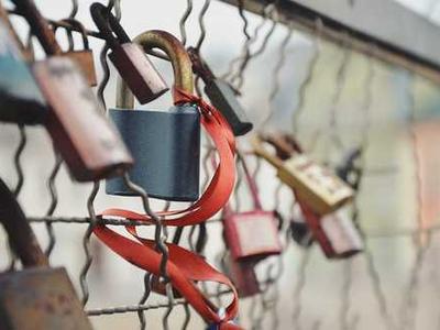 Drawer full of USB cables? This gadget helped me find the ones that work