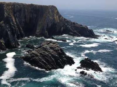 Browsing online at the airport? Here's why I use cellular instead of Wi-Fi (and you should, too)